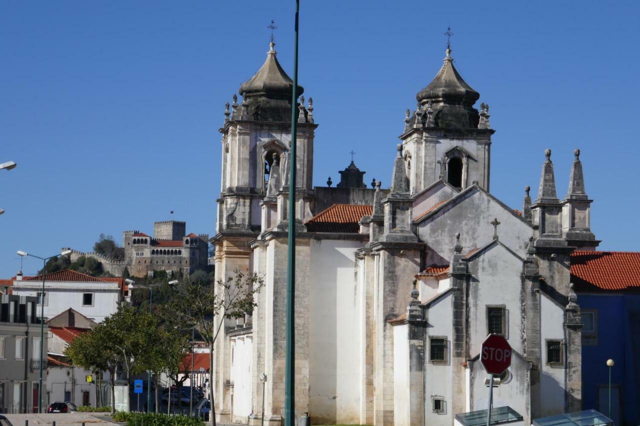 Two Churches Apartment Лейрия Экстерьер фото